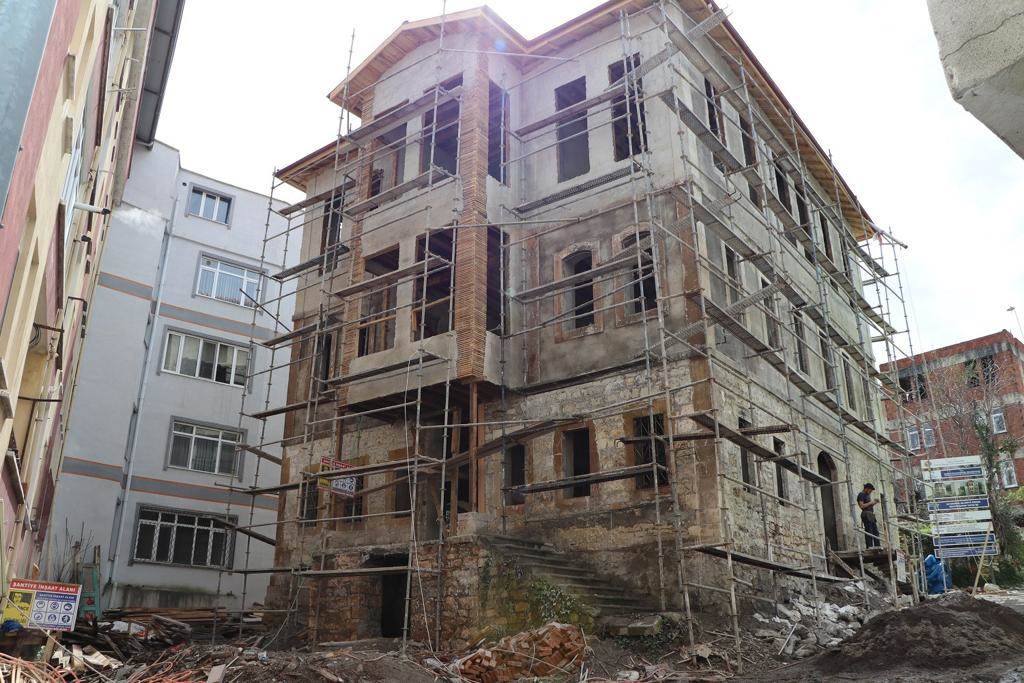 TARİHİ SELİMİYE KONAĞIN RESTORASYONU SÜRÜYOR 